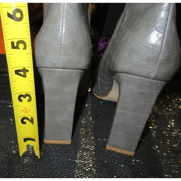 Journee Collection Elanie Croc Embossed Vegan Leather Heeled Boots size 9 - Picture 4 of 11